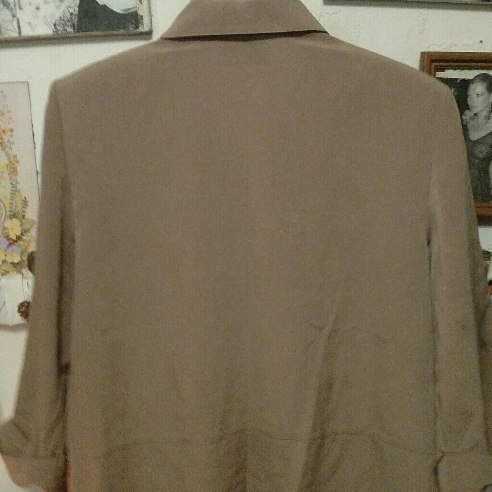 Button up MH shirt - Picture 4 of 4